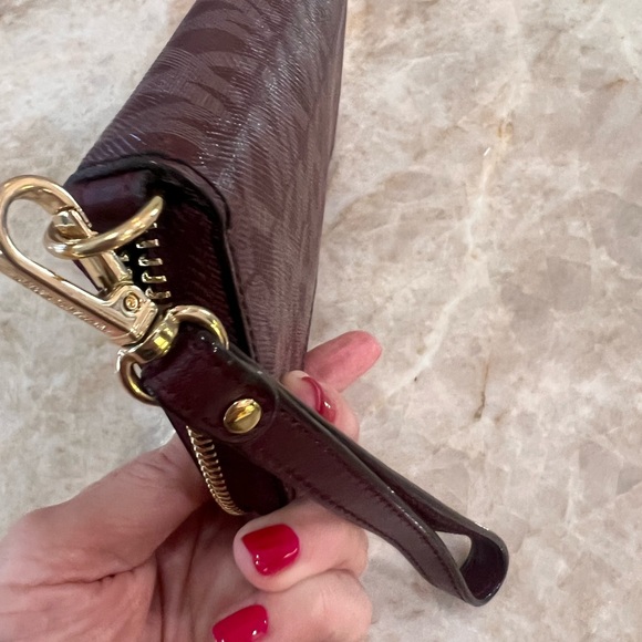 M Kors NWOT Merlot purple monogram Wristlet Wallet - Picture 7 of 12